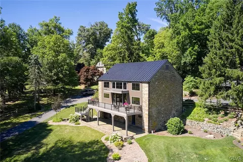 305 Bougher Hill Rd, Williams Twp, PA 18042