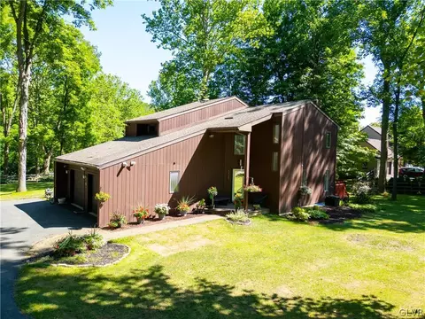 5565 Haasadahl Rd, South Whitehall Twp, PA 18069