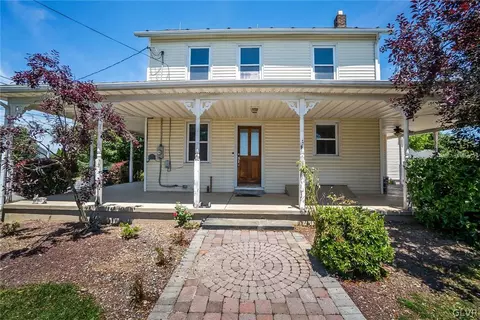 5962 Kesslersville Rd, Nazareth, PA 18064