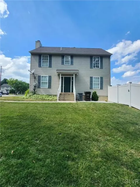 623 Abbe Ct, Freemansburg, PA 18017