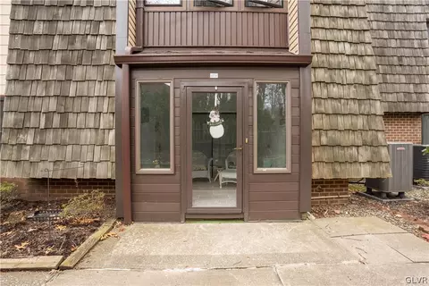 1037 Village Round, Allentown, PA 18106