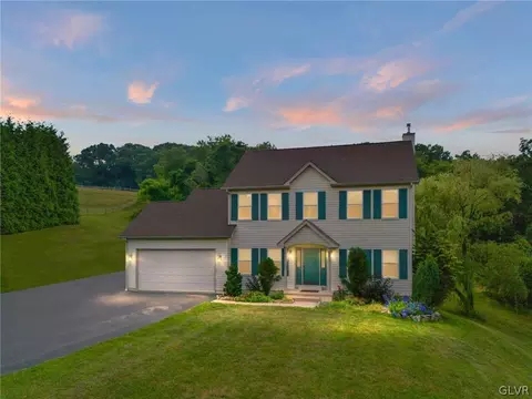 3892 Beeline Dr, Bethlehem, PA 18015