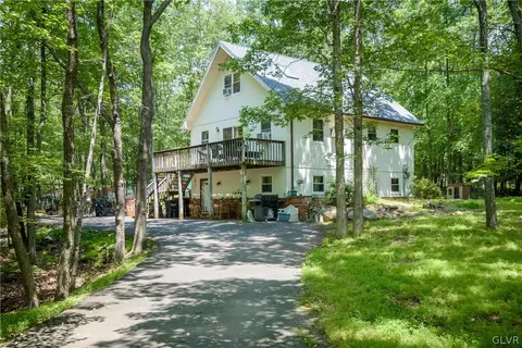 132 Aldean Dr, Effort, PA 18330