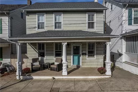 121 W 2nd St, Alburtis, PA 18011