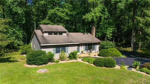 185 Brookside Ln, Nazareth, PA 18064