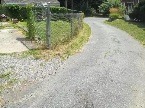744 E Washington Ave, Bethlehem, PA 18017 photo 10