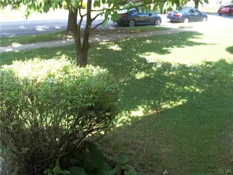 744 E Washington Ave, Bethlehem, PA 18017 photo 16