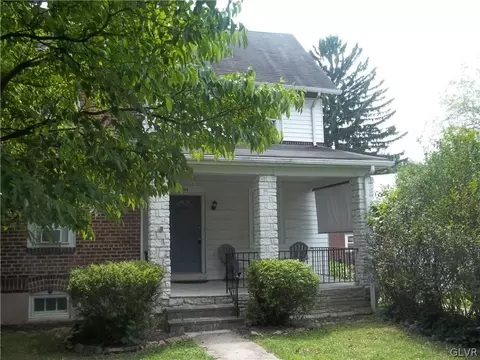 744 E Washington Ave, Bethlehem, PA 18017 photo 4