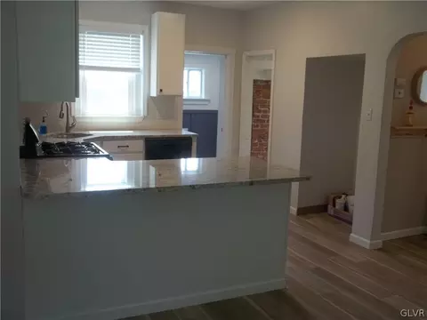 744 E Washington Ave, Bethlehem, PA 18017 photo 20
