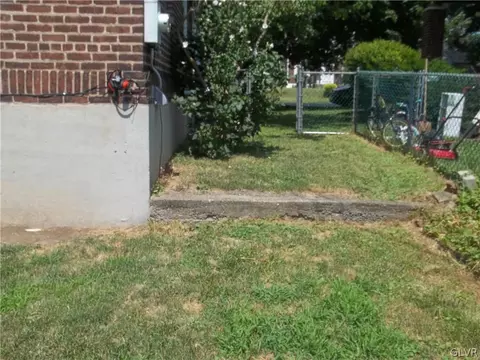 744 E Washington Ave, Bethlehem, PA 18017 photo 14
