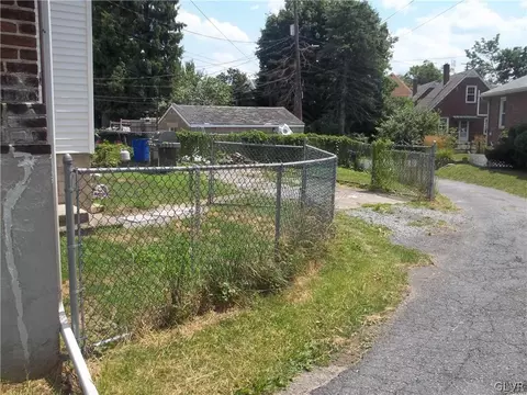 744 E Washington Ave, Bethlehem, PA 18017 photo 9