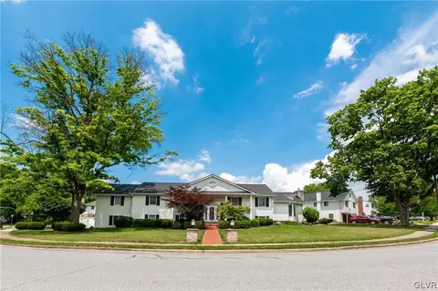 765 Wayne Cir, Emmaus, PA 18049