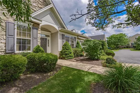 1859 Gregory Pl, Hellertown, PA 18055