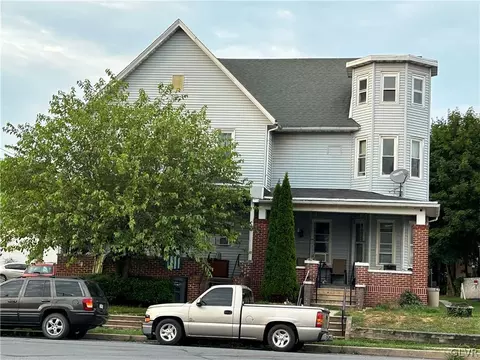 615 E White St, Bowmanstown, PA 18030
