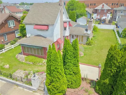 1643 Washington Ave, Northampton, PA 18067