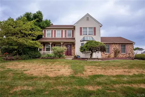5195 Long Dr, Bethlehem, PA 18020