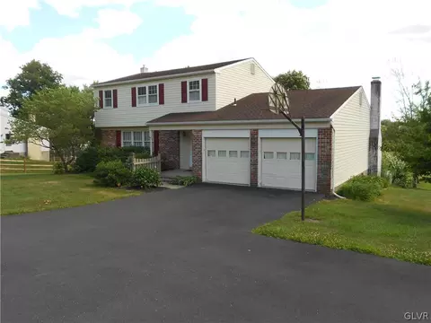 8 Barrel Run Rd, Quakertown, PA 18951