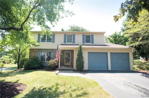 1770 Lamplighter Dr, Macungie, PA 18062
