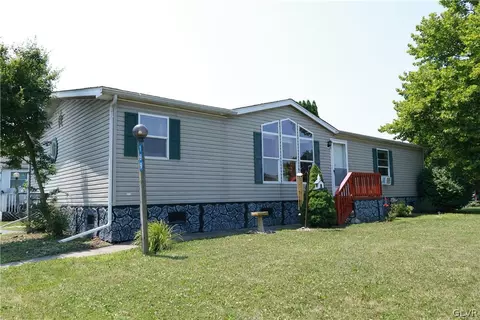 199 Goldenrod Ct, Bath, PA 18014