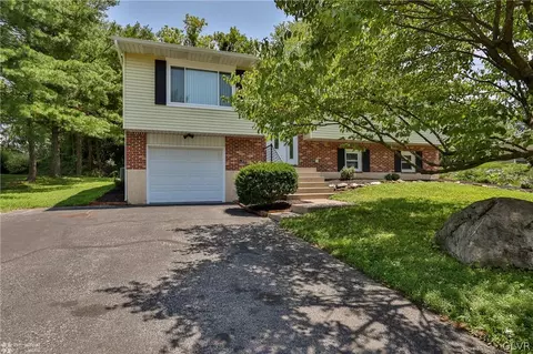 635 Beechwood St, Emmaus, PA 18049