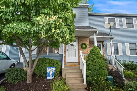 10 Bennington Ct, Forks Twp, PA 18040