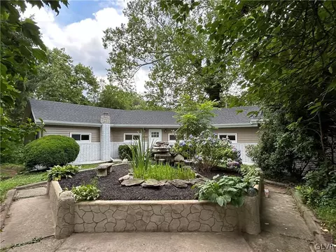 2235 S Delaware Dr, Williams Twp, PA 18042