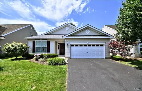 1948 Alexander Dr, Macungie, PA 18062