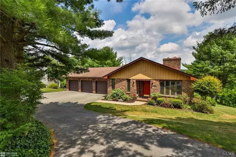 4817 Welby Dr, Schnecksville, PA 18078