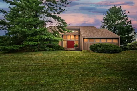 3702 Vale View Dr, Allentown, PA 18103