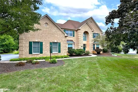 2717 Kingsbridge Ln, Allentown, PA 18103