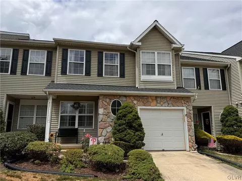 4163 Huckleberry Dr, Saucon Twp, PA 18034