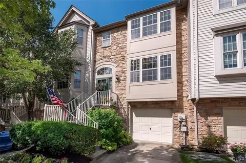 4031 Waterford Dr, Saucon Twp, PA 18034