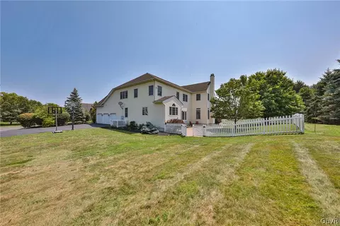 1838 Viola Ln, Hellertown, PA 18055 photo 39