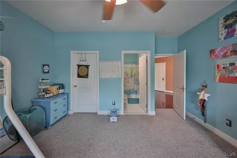 1838 Viola Ln, Hellertown, PA 18055 photo 32