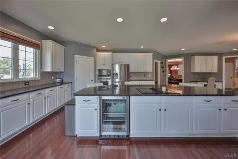 1838 Viola Ln, Hellertown, PA 18055 photo 14