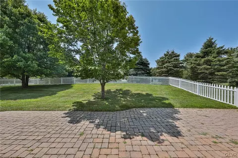 1838 Viola Ln, Hellertown, PA 18055 photo 41
