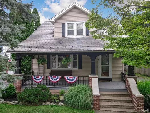 6372 Sullivan Trl, Pen Argyl, PA 18072