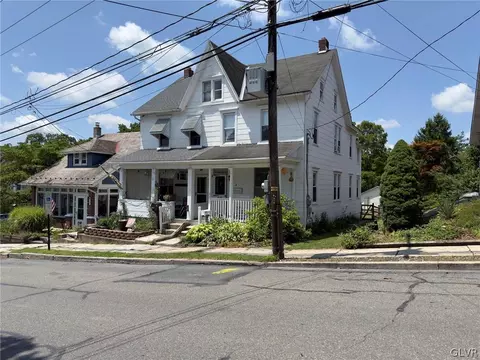 217 Diamond St, Slatington, PA 18080