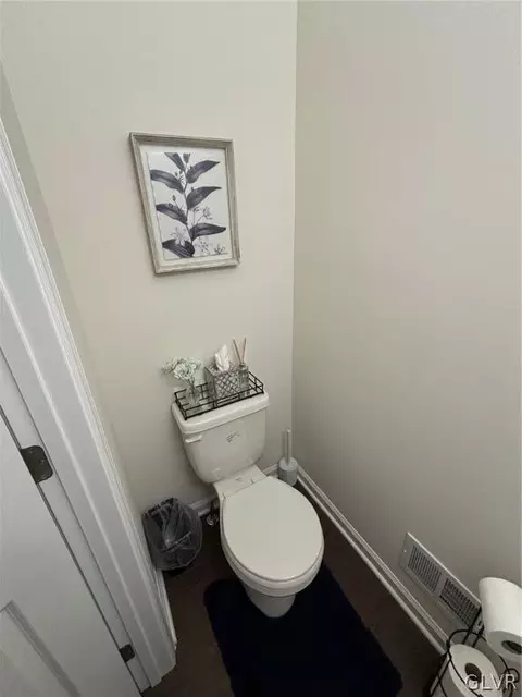 1431 Black Forest Dr, Allentown, PA 18104