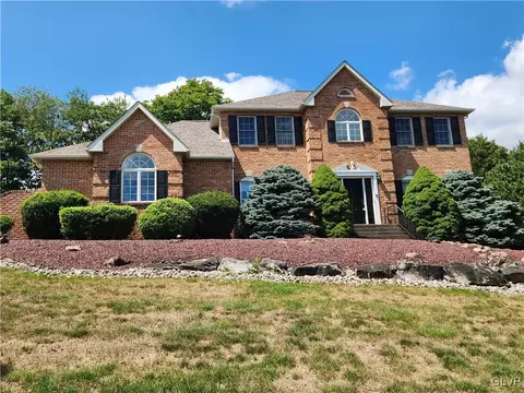 5770 Shady Ln, Nazareth, PA 18064