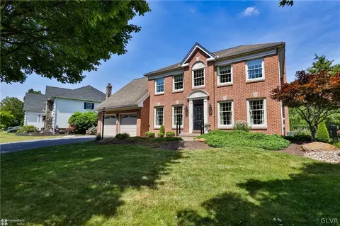 4638 Virginia Dr, Bethlehem, PA 18017