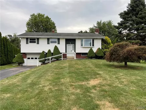 2606 Oakside Cir, Bethlehem, PA 18017