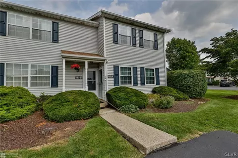 1801 Briarwood Dr, Bethlehem, PA 18020