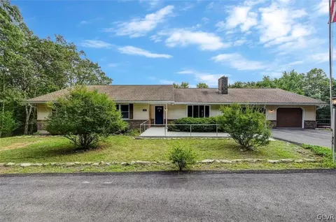141 E Mountain Top Rd, Summit Hill, PA 18250