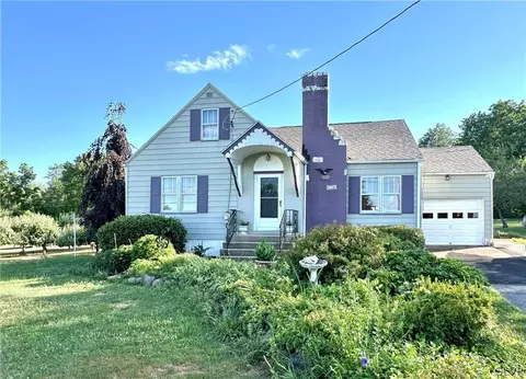 1596 Potomac St, Mount Bethel, PA 18343