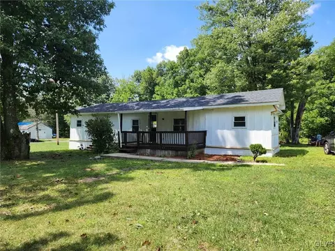 1142 Stateside Dr, Lehigh Twp, PA 18038