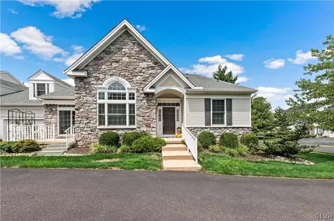 1870 Felicity Ln, Hellertown, PA 18055