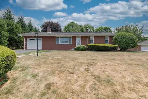 8 Sherwood St, Tamaqua, PA 18252