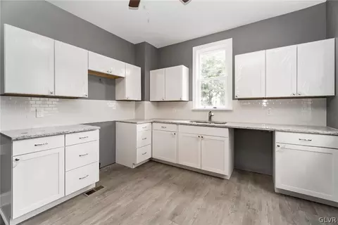 320 E Chestnut St, Hazleton, PA 18201 photo 13