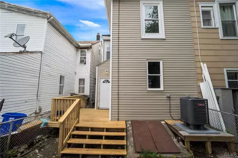 320 E Chestnut St, Hazleton, PA 18201 photo 6